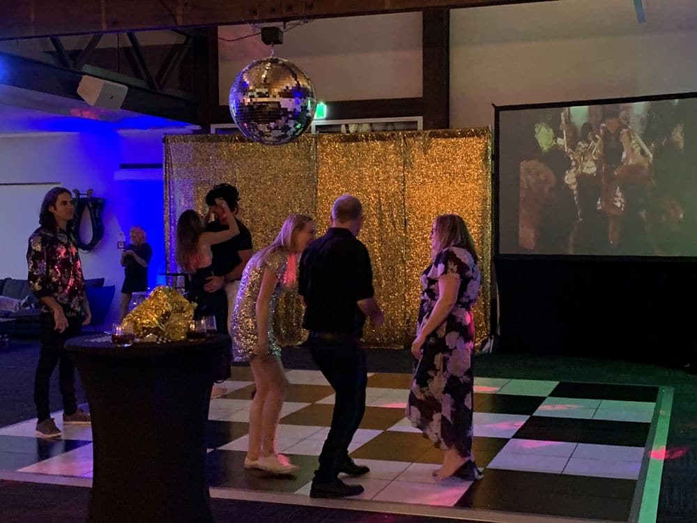 Zenders The Zaal Function Room Guests Dancing