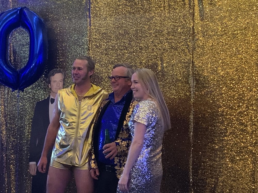 Zenders The Zaal Room Guests Posing In Photo Booth